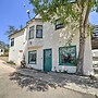 Sun-dappled Santa Paula Abode, 16 Mi to Beach