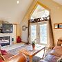 Peaceful Lake Lure Cabin w/ Fireplace!