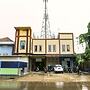 OYO 90825 Hotel Lizha 2