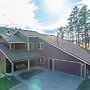 Peaceful Pines 5 Bedroom Home by Redawning
