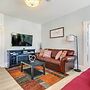 Charming Stoughton Apartment: 20 Mi to Boston