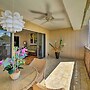 Downtown Air Conditioned Condo: Walk to Beaches
