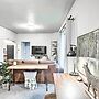 High-end & Homey Family Abode: Walk Downtown!