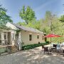 'Le Canard' Cottage w/ Porch: 10 Mi to Asheville!