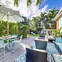 Yard & Hot Tub: Historic Lake Worth Cottage!