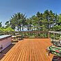 South Beach Home w/ Hot Tub, Deck - Walk to Ocean!