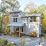 Luxury Mountain Home - by Ridgecrest & Asheville!