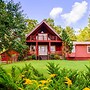 Spacious Brimstone Cabin w/ Hot Tub!