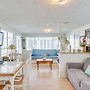 Quaint Avalon Cottage < Half-mi to Beaches!