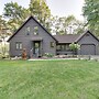 Breezy Point Cabin: Deck w/ Golf Course Views!