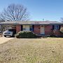 Cozy Home w/ Grill: Walkable Oxford Location