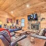 Luxe Cabin w/ Hot Tub, Theater, Pool Table, Arcade