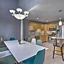 Immaculate Family Townhome - Walk to Beach!