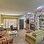 Red River Townhome With Balcony & Mtn Views!