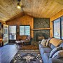 Cozy Cabin w/ Arcade ~ 8 Mi to Big Bear Lake