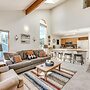 Bright Townhome - 1 Mile to Downtown Cloudcroft