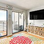 Cozy Beachfront Condo w/ Wifi, Views & Pool Access