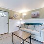 Charming Updated Retreat Walk to Lake Stevens!