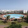 Cozy 1 bed Apartment With Garden and Pool View