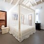 Room in B&B - Breezy Stay - Beautiful Spacious Room in Villa mi Cuna W