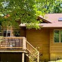 Townsend Hillside Hideaway 4 Bedroom Home by Redawning