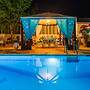 Beachfront Luxury Villa-private Pool Garden Heaven