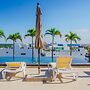 New Studio Rooftop Pool Ocean Views