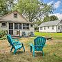 'grandma's Cottage' w/ Sunroom: Walk to Beach