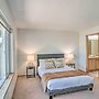 Bright Klamath Falls Townhome w/ Resort Perks