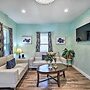 1 Mi to Uta: Arlington Elm Cottage w/ Fenced Yard