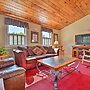 Cozy Apt w/ Hot Tub & Deck, 10 Mi to Stowe Resort!