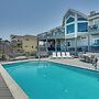 Grand Seaside Escape w/ Direct Beach Access!