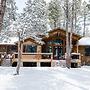 Fire Pit: Family-friendly Lakeside Retreat