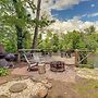Family-friendly Riverhouse: Fishing & Hot Tub