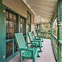 Cozy Eureka Springs Cottage, Walk to Dtwn!