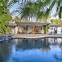 Bakersfield Oasis: Sweet Tropical Pool Setup!