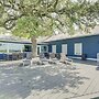Pickleball Court & Pool: Schulenburg Farmhouse