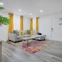 4 to 14 Guests- 2 Kitchens, Comfort Retreat, BBQ Patio