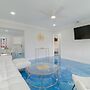 Beachy Blues Apt A, Downtown, Shops, Cafes & Beach, Dog Friendly