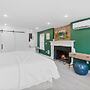 Upscale Luxury Suites Minutes From Center City
