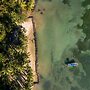 Private Beachfront House With Kayak & Guided Tours