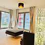 2 Bedrooms Flat in Center with Parking