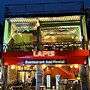 Lapis Restaurant and Hostel
