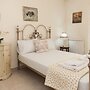 Deluxe 2 Bedroom apt in Petroupoli