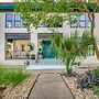 7 Private Suites Sleeps 25 Walkable to DT!