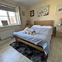 Infinity Guest House Wiltshire Crescent