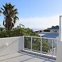 Camps Bay Holiday Home - Walk to the Beach