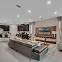 5 Bedrooms S / Solara Home by RedAwning
