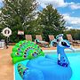 Branson Escape: Pool, Game Table, Sleeps up to 10!