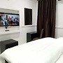 London Branch Hotel and Restaurant